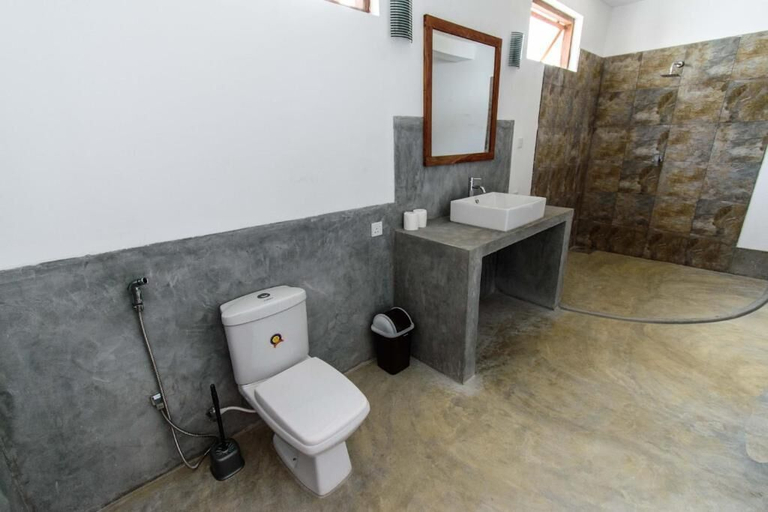 Bathroom 3, Ladja Beach Resort, Ambalanthota