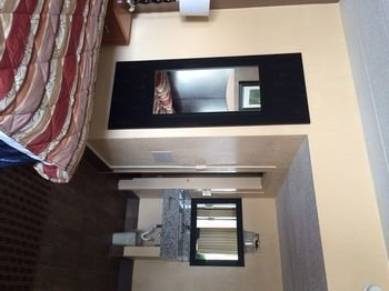 Others 4, Diamond Inn and Suites, Richmond