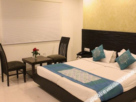 Others 4, Hotel Silvotel, Indore