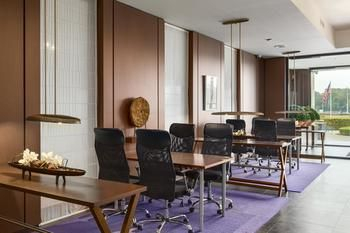 Lobby 3, NH Waalwijk, Waalwijk