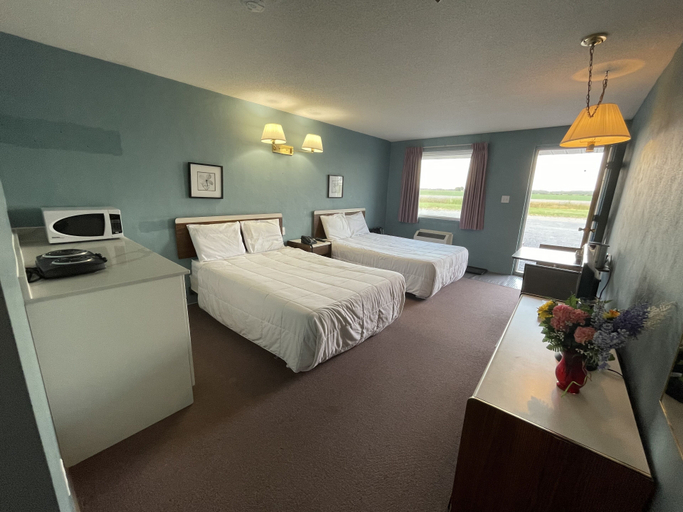 Bedroom 4, Earlton Motel, Timiskaming