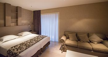 Guestroom 5, Hotel Excelsior, West-Vlaanderen