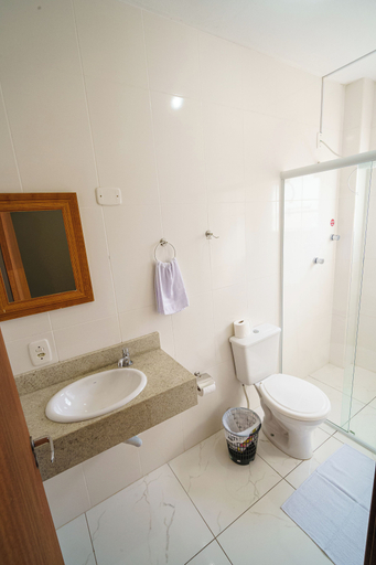 Bathroom 4, Hotel Janaína, Porto Belo
