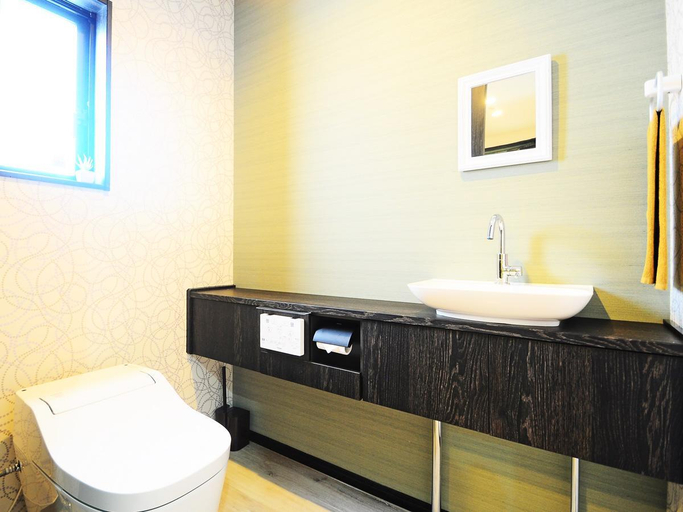 Bathroom, Tabinoteitaku Karstvilla, Motobu