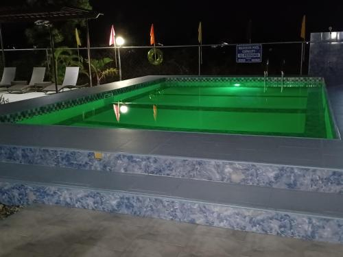 Others 2, Bernis Hostel, Moalboal