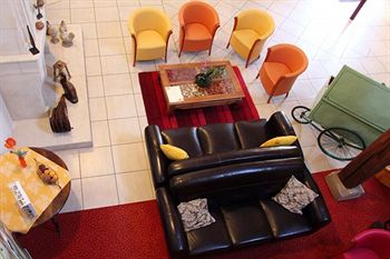 Lobby Sitting Area 2, Auberge des Moissons, Marne