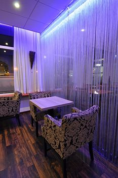 Others 5, Grandcafé Hotel Terminus, Goes