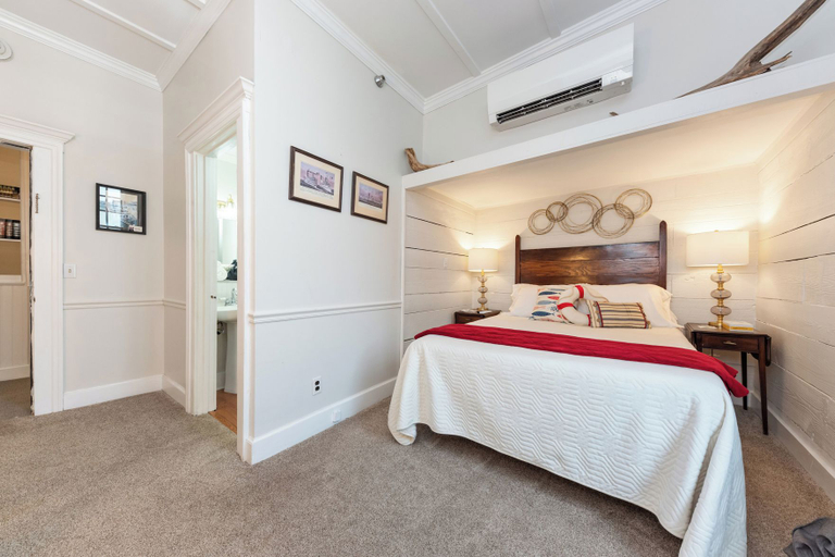 Room 4, The Benchmark Inn, Bracken