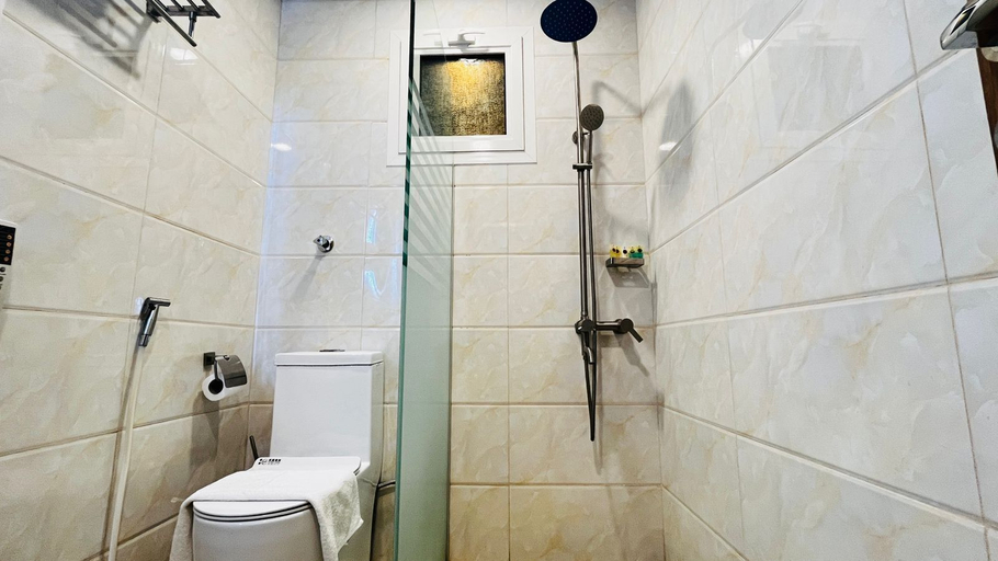 Bathroom 3, Taj Al Eiman Hotel, Al Madinah Al Munawwarah