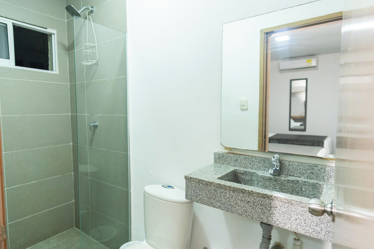 Bathroom 4, Hotel Yivinaca, Barranquilla