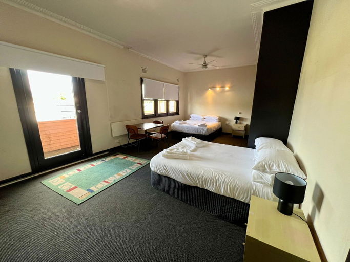 Room 4, Gordon Hotel, Goulburn Mulwaree - Goulburn
