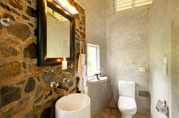 Bathroom 5, Duwa Villas, Habaraduwa