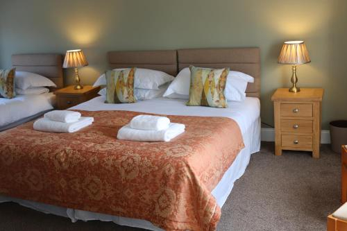 Others 4, The New Inn, Fife