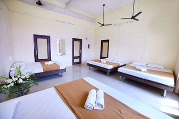 Others 2, Empire Royale Hotel - Hostel, Mumbai City