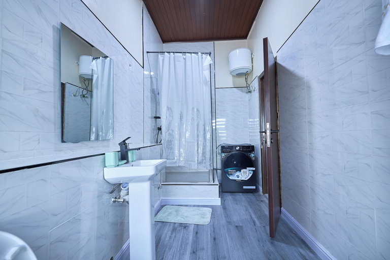 Bathroom 3, THE CARRINGTON SUITES, Eti-Osa