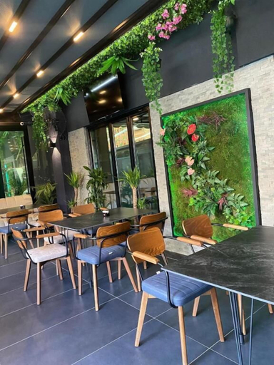 Food & Drinks 4, Central Villa313, Tirana