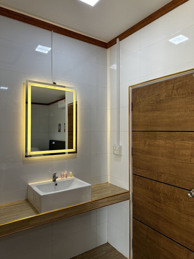 Bathroom, MJ Resort in Nong Phai, Nong Phai