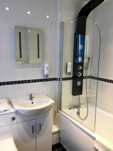Bathroom 3, Waverley Hotel, Cumbria