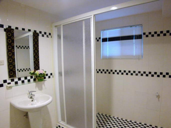 Bathroom, Pens Tree Bed and Breakfast, Taitung