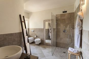 Bathroom 5, Borgo Ramezzana Country House, Vercelli