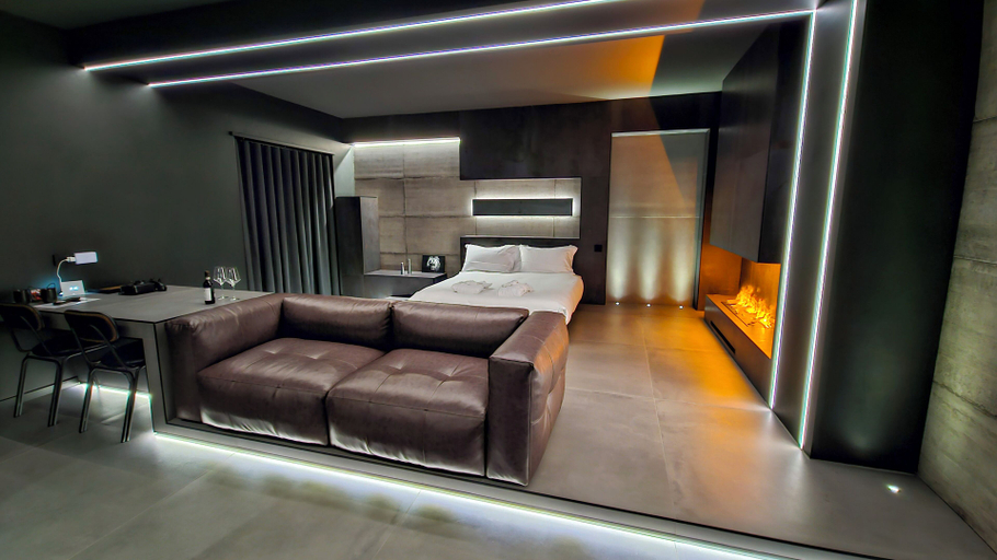 Others 2, Agarthi Suites, Sondrio