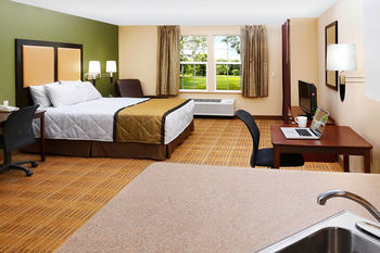 Guestroom 2, Candlewood Suites Southfield By IHG, Oakland