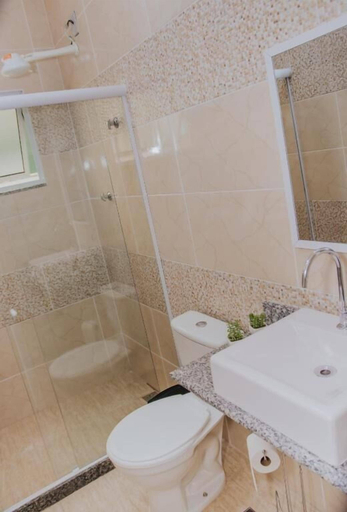 Bathroom 3, Pousada La Brisa, Itaguaí