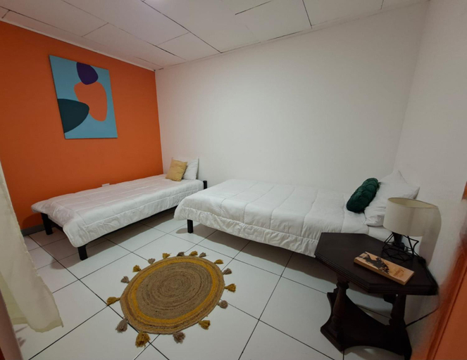 Bedroom 2, Lolas Hostal Hab. doble (bano privado), San José
