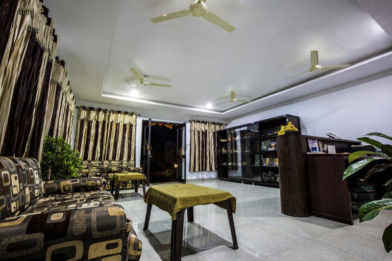 Public Area, Grand Tiger Resort, Balaghat