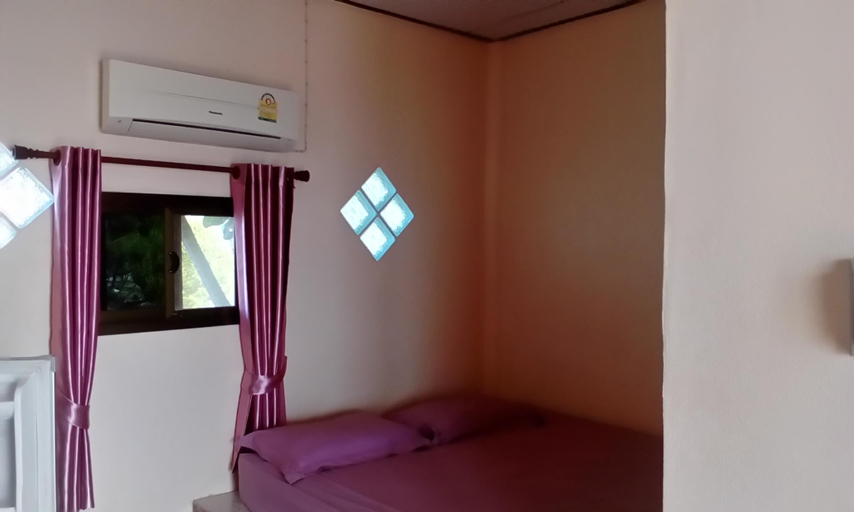 Bedroom 2, chuttong resort, Laem Ngop