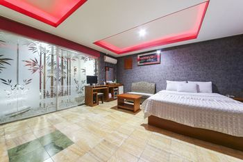 Others 4, Boom Hotel, Hwaseong
