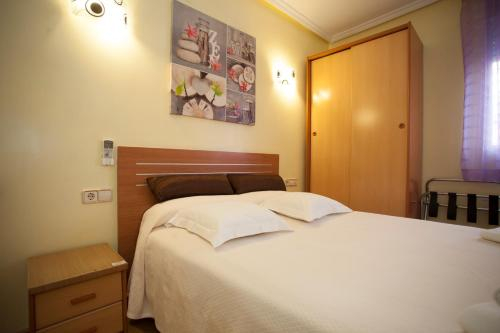 Other 5, Hospedaje Los Rosales, Madrid
