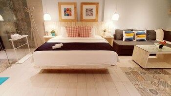 Others 5, Azure Inn, Pingtung
