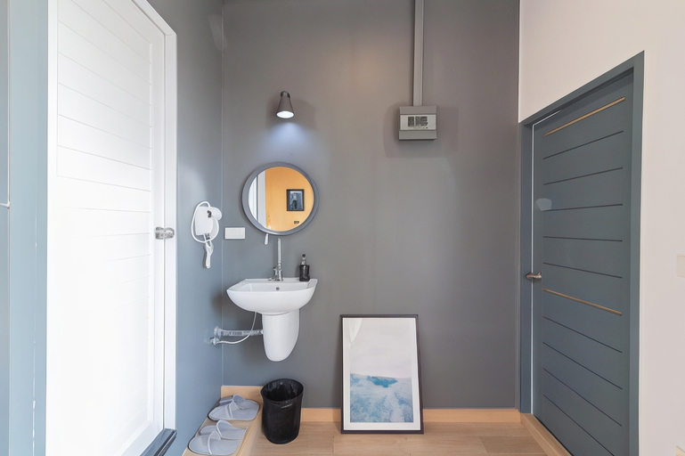Others 5, Beige Poshtels, Don Muang