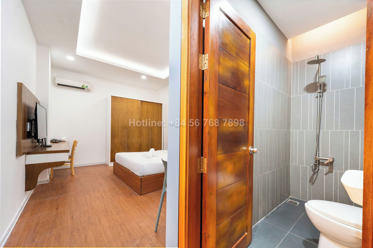 Bathroom 4, TagoAmber, District 1