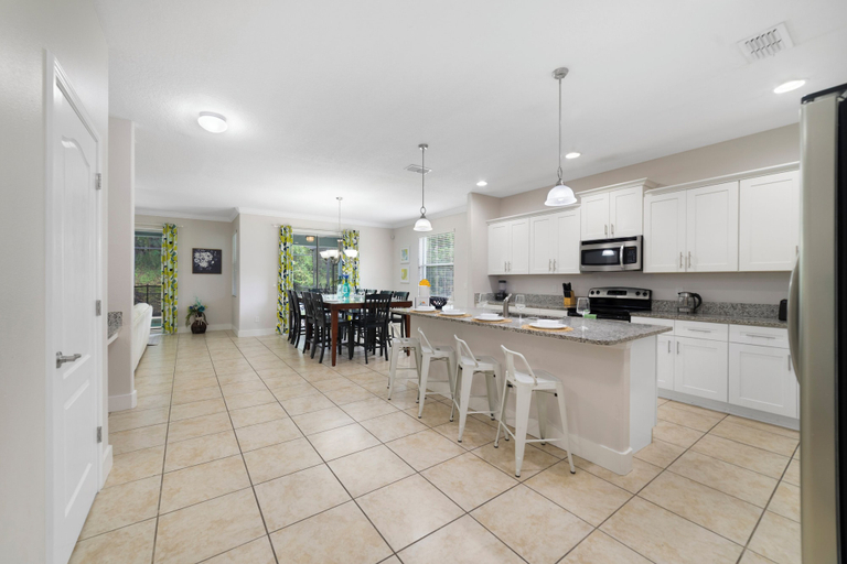 Interior 4, Theatre & Games - Luxe Resort +10 Min Disney +pets, Osceola
