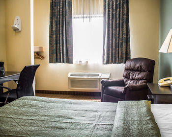 Others 3, Quality Inn, Oneida