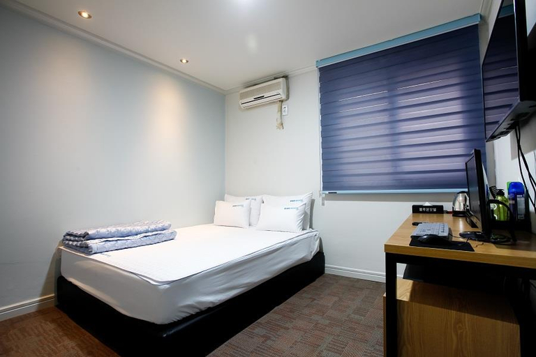 Bedroom 3, Gwangan Bluemoon Motel, Suyeong