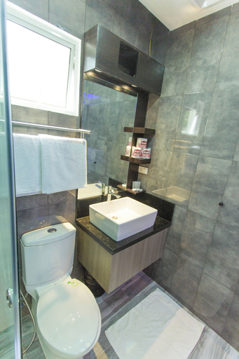 Bathroom 2, Extension Grand Centra, Mabalacat