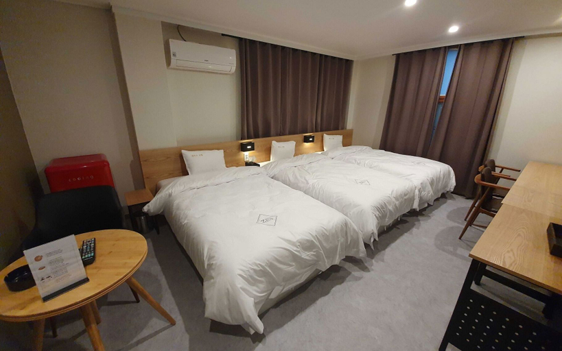 Bedroom 2, Wando Zeus, Wando