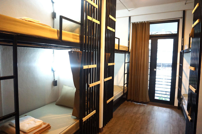 Bedroom 3, Feel Good Bangkok Hostel, Bangkok Noi