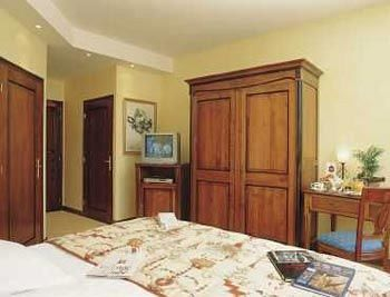 Others 2, La Grange De Conde Chateaux Et Hotels Collection, Moselle