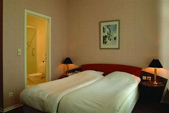 Others 2, Hotel Den Grooten Wolsack, Antwerpen