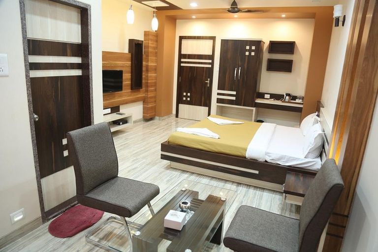 Bedroom 2, Hotel Kashish International, Thane