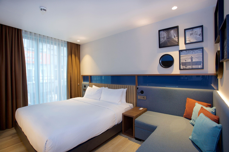 Bedroom 3, Hampton By Hilton Istanbul Old City, Fatih