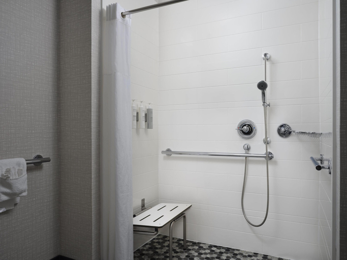 Bathroom 4, Hampton Inn & Suites Dallas-DFW ARPT W-SH 183 Hurst, Tarrant