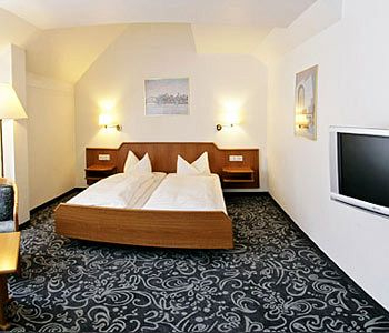 Others 4, Alfa Hotel, Karlsruhe