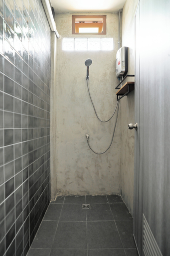 Bathroom 4, Siam Breeze Inn by SPI, Khlong San