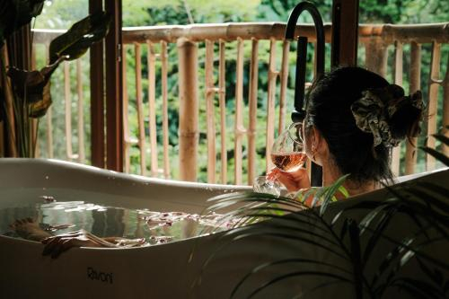 Others 5, Treehouse de Valentine, Balamban