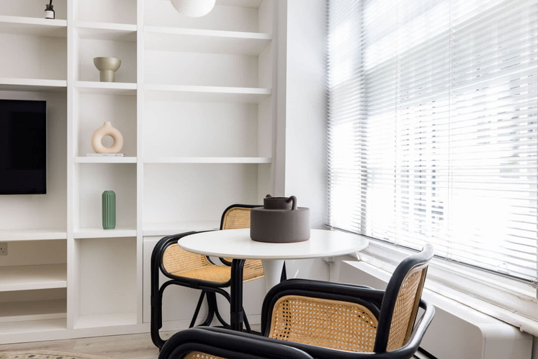 Others 4, Light-filled Studio With AC - Earl s Court, London